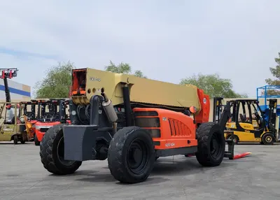 USED 2010 JLG G10-55A