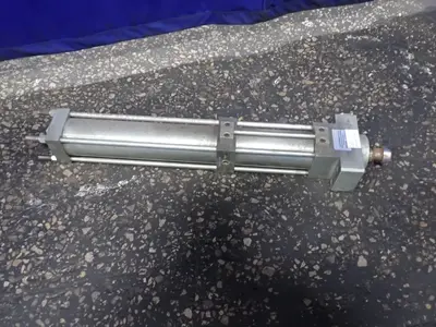 USED REO M40608