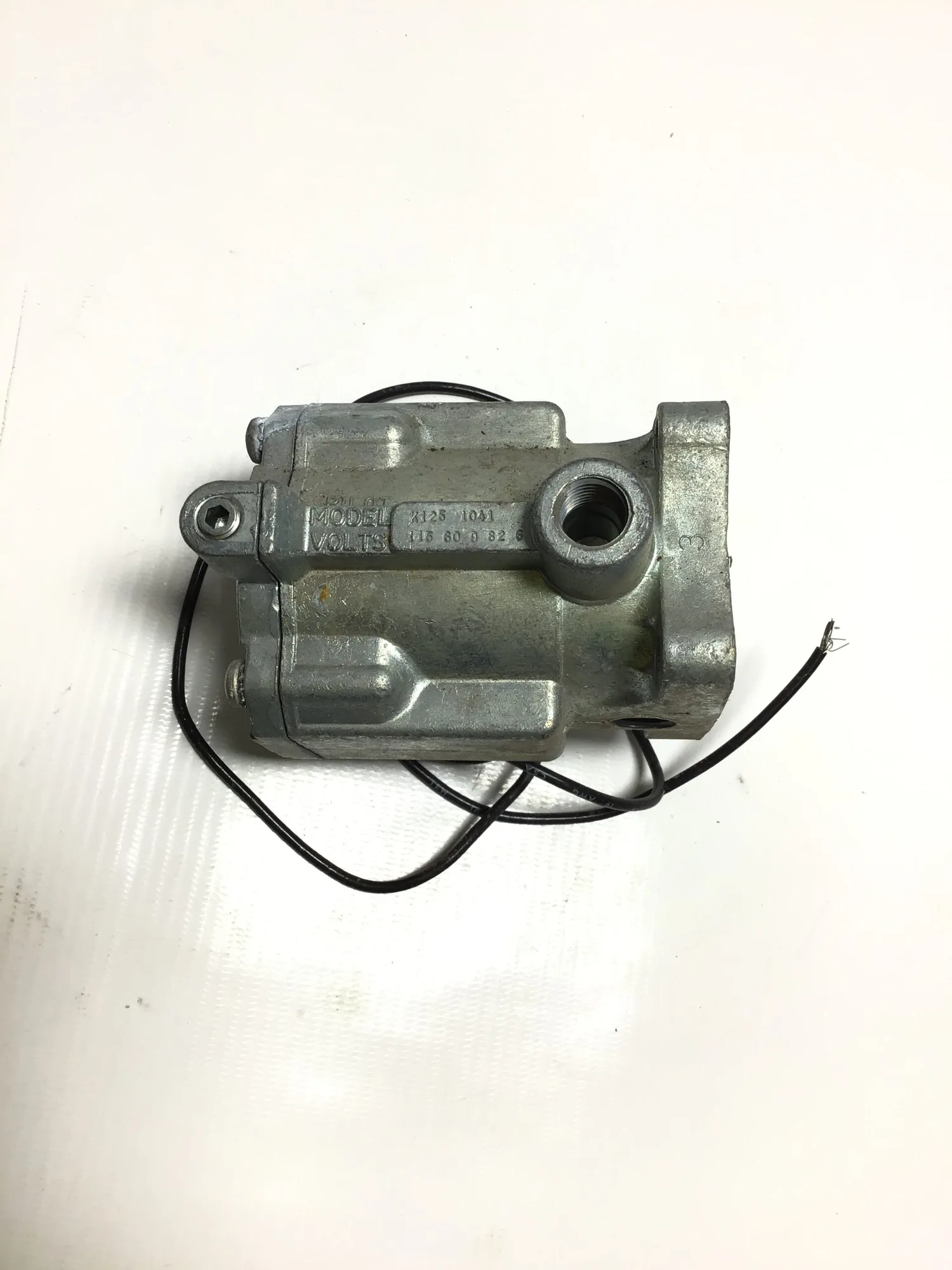 Parker K125 1041 Pneumatic Air Control Pilot Valve 115V