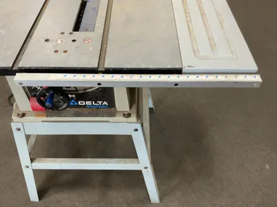 Used DELTA SHOPMASTER TS220LS Woodworking Table Saws Michigan US | Miedema Asset Management Group #1320243
