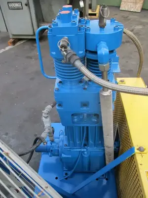 USED Hycomp 2AN10C-B21-ALMV9-20/15D