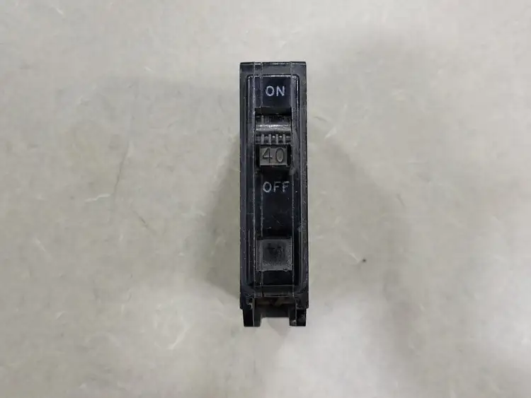 Used SQUARE D QO140 Switchgears British Columbia CA | Lenmark #242330