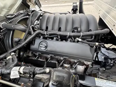 Used 2024 ISUZU NPR HD Box trucks Florida US | Truck and Van Outlet #1509183