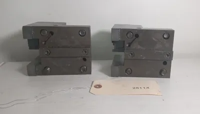 2x square crosswise turning tool holder BMT65 Doosan Puma  Lathe