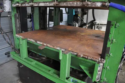 USED FONTIJNE 2000 TON HEATED