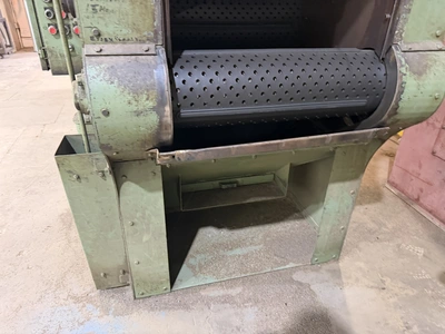 Used WHEELABRATOR TUMBLAST BATCH C DEBURRING MACHINE Tumble Shot Blaster (Tumblast) Indiana US | Miedema Asset Management Group #1574654