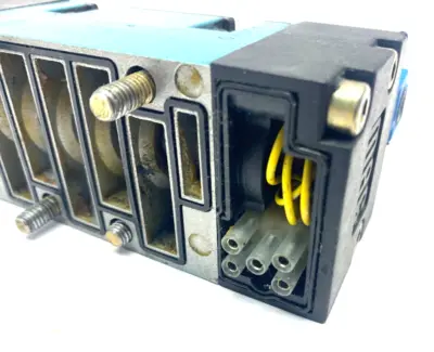 MV-P2A-ABDA-DM-DFFP-1DR9 | MAC Valves  Solenoid Valve VAC to 150psi - Used