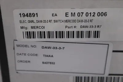 DWYER MERCOID DAW-33-3-7 / DAW3337 NEW IN BOX SWITCH STOCK G169A