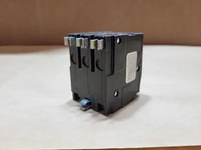 USED SQUARE D QO320