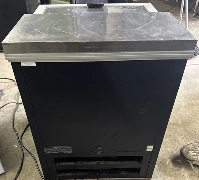 174-0044 Stajac Industries 25” Commercial Back Bar Self Contained Bottle Cooler