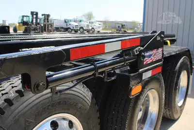 New | in-Stock 2027 PETERBILT 548 Rolloff Trucks Texas US | Roll Off Truck World #1492012