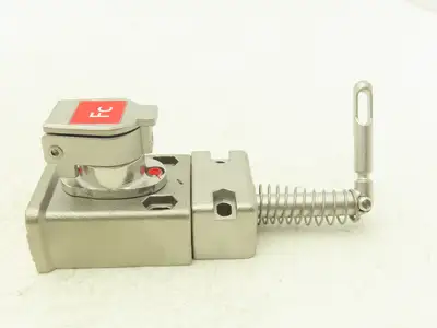 Allen Bradley 440T-MSALE10FC Guardmaster Trapped Key Interlock Switch With Key