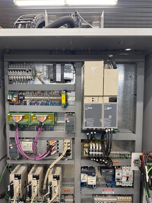 2015 MILLTRONICS RH20 Vertical Machining Centers | Toolquip, Inc. (4)