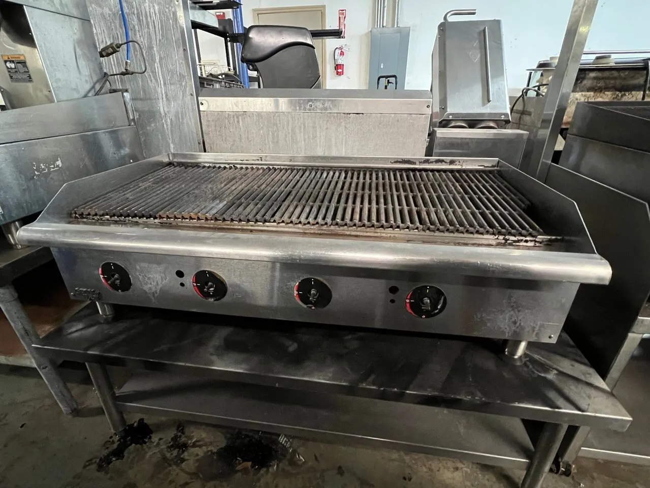 75-0221 APW GCB-48S 48" Gas Charbroiler