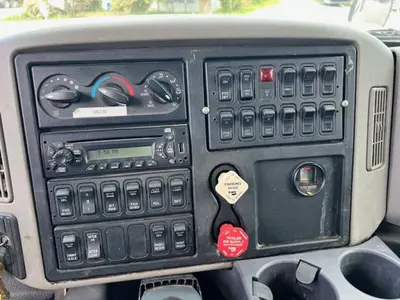 Used 2011 INTERNATIONAL 7500 Bucket (boom) trucks Washington US | Puget Sound Truck Sales #1540992