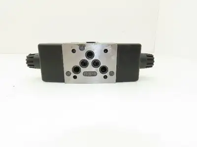 Parker D3W4C56Y Hydraulic Directional Solenoid Valve 120v 60Hz 0.72A 3000psi