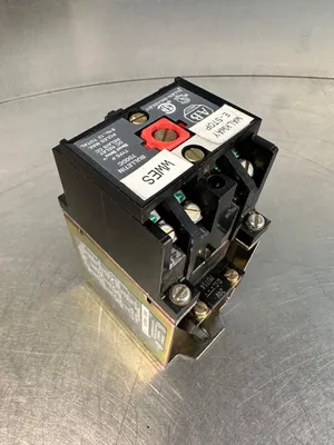 Allen Bradley 700DC-P400Z24 Ser A 700dc Bulletin Relay (4c-39)