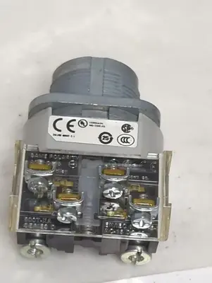 Used ALLEN-BRADLEY 800T-J20A Switch Parts Ohio US | Surplus Asset Holdings #1553577