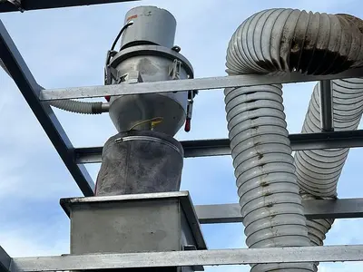 Vac-U-Max Vacuum Loader