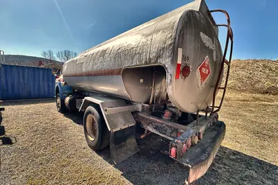 Used 1976 FORD 8000 Tanker trucks Pennsylvania US | Proxy Equipment #1385137