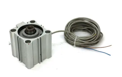 USED SMC CDQ2B50-25D-A73
