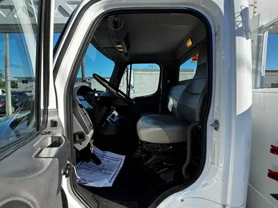 Used 2016 FREIGHTLINER M2 106 Tractors & Trailers Florida US | Truck and Van Outlet #1506256