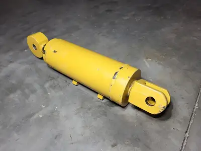 USED CATERPILLAR 9T-9901