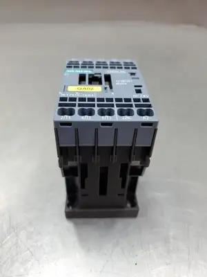 Siemens 3RT2015-2BB42 SIRIUS Contactor, 24VDC. 4C-44