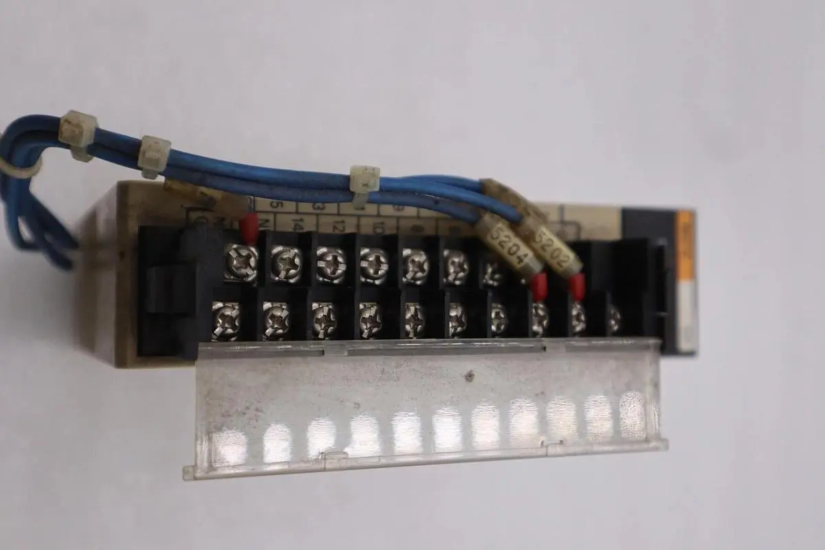 Omron C200H-IM212/ C200HIM212 Input Unit 24 V DC/AC 16 Point STOCK K-452-A