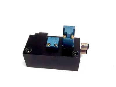 USED MAC VALVES SERIES 3 VALVE MOUNTING BLOCK MANIFOLD 3 OUTLET 1/