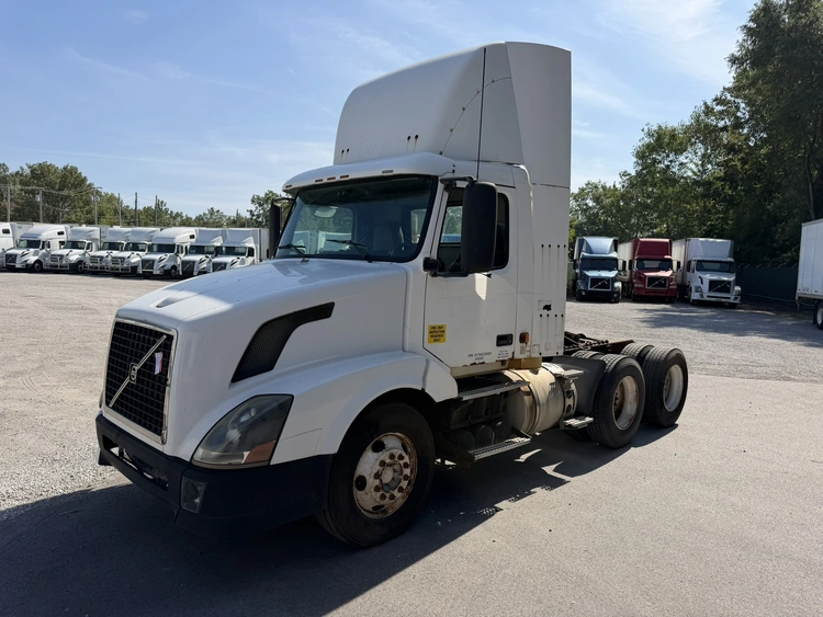 Used 2006 VOLVO VNM Conventional trucks Indiana US | Miedema Asset Management Group #1414501