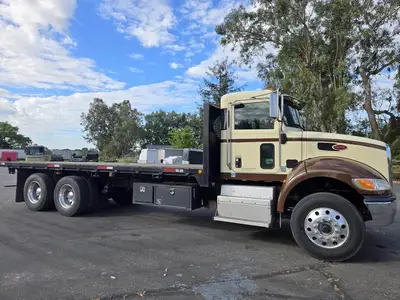 USED 2017 PETERBILT 348