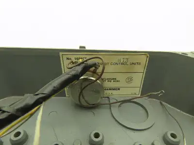 Cutler Hammer 49-2610-1 10250T Electrical Enclosure 3-Button Control Stop Go