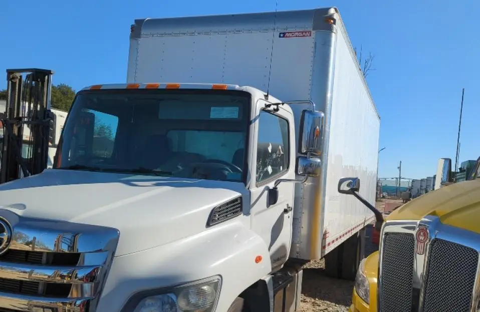 USED 2018 HINO 268