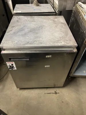 174-0040 Delfield 27” Undercounter Self Contained Cooler