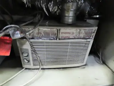 Dust Shield Computer Enclosure Cabinet W/AC Cooling Unit 115V 1Ph