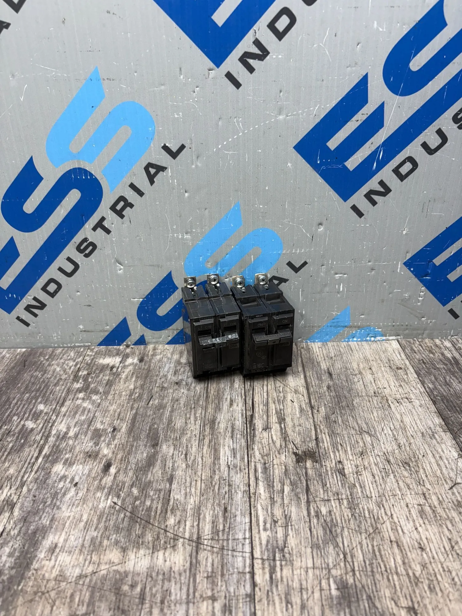 Used GENERAL ELECTRIC THQB2120 TXQB2125 Circuit Breakers South Carolina US | ESS Industrial Equipment Sales #1251367