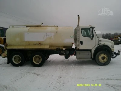 Used 2019 FREIGHTLINER BUSINESS CLASS M2 106 Reefer Trucks New York US | Beck Equipment #1509306