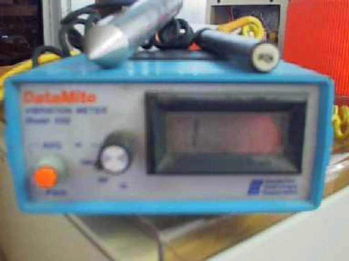 QTY. 1. CENTURION INSTRUMENT CORP. DATAMITE VIBRAT...