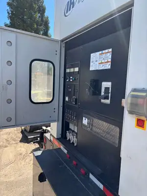 USED 2010 INGERSOLL RAND G570