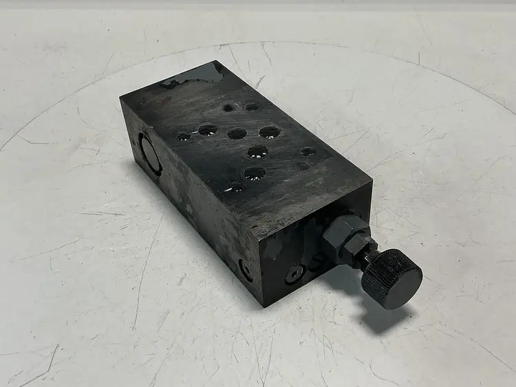 Used PARKER PRM3 PP25K- 610-31LB Valves/Fittings Michigan US | Ideal Machinery #691159