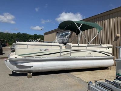 USED 2004 BENNINGTON 2280 RL