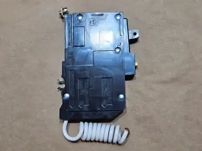 NEW SQUARE D QOB115GFI