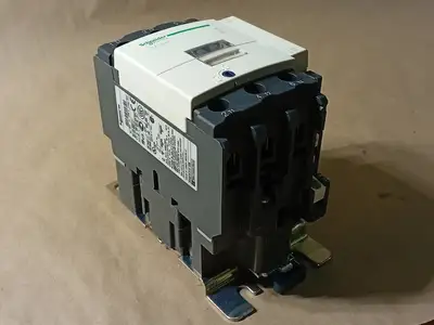 NEW SCHNEIDER ELECTRIC LC1D40F7