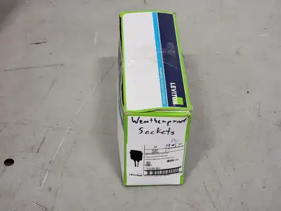 660 W 250 V Weatherproof Light Socket (Box of 10)