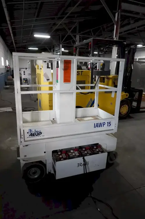 Used ABSOLUTE E-Z UP IAWP-15 Aerial Work Platforms Ohio US | Yoder Brothers machinery #1310174