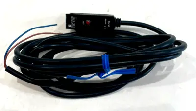 NEW OMRON E3S-AT11-L 2M PHOTOELECTRIC SENSOR E3SAT11L 2M