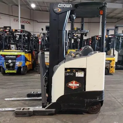 USED 2016 CROWN RR5725-45