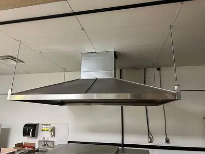 Middleby Marshall electric converyor pizza oven - like new - c/w vent hood  -SEE VIDEO