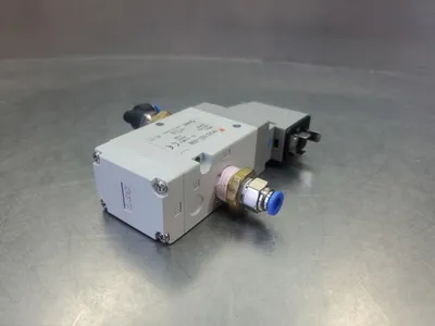 SMC VP542-5DZ1-03NA 1.75W 24VDC Solenoid Valve. 6D-14